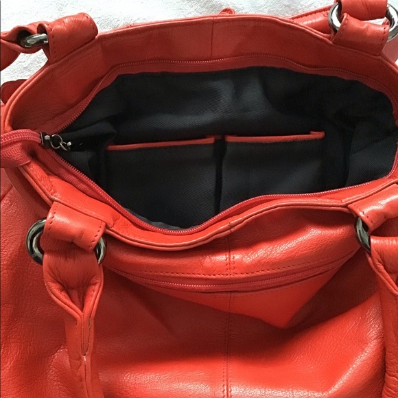 🔥🔥 HOST PICK 🔥🔥 SILVER ROSE leather bag - Picture 6 of 13